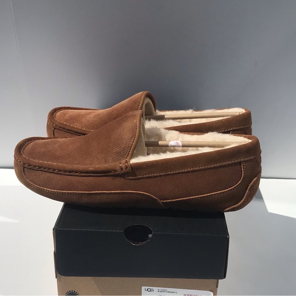 UGG Ascot Corduroy II - Picture 3 of 8